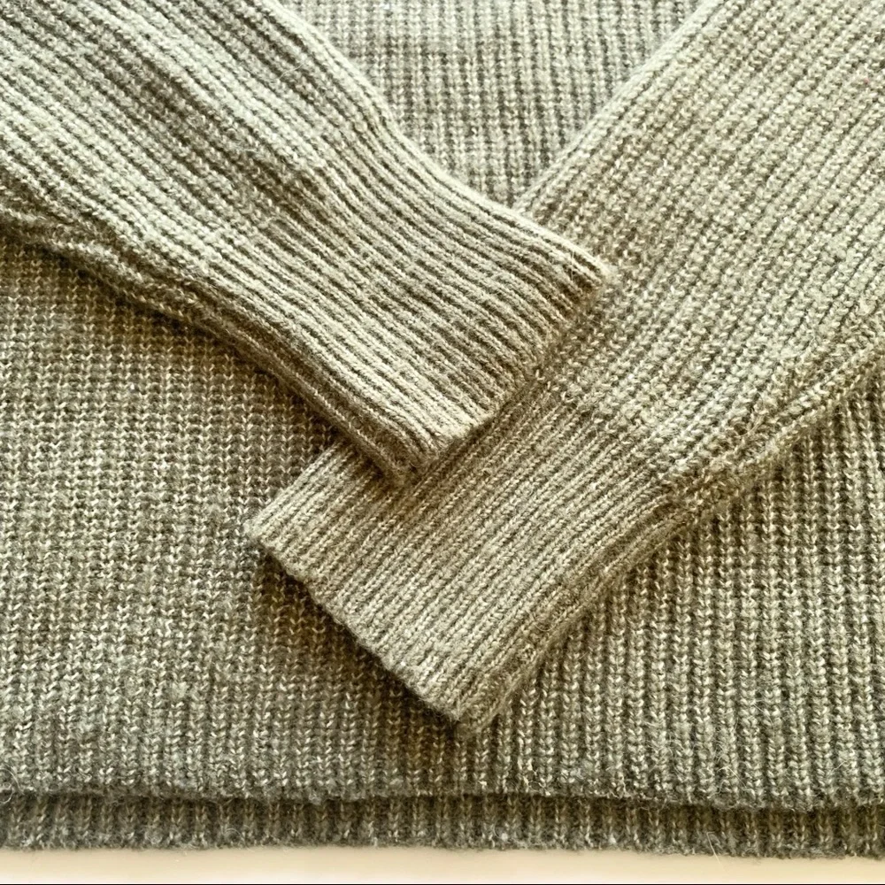 🌸New🌸 Sincerely Jules Long Sleeve Sweater Button Size Medium